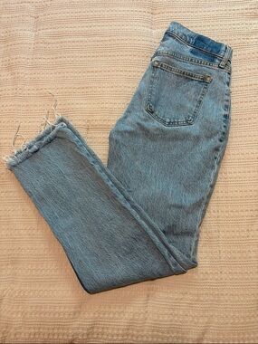 Abercrombie & Fitch Light/Medium 90s Straight Mid Rise Curve Love